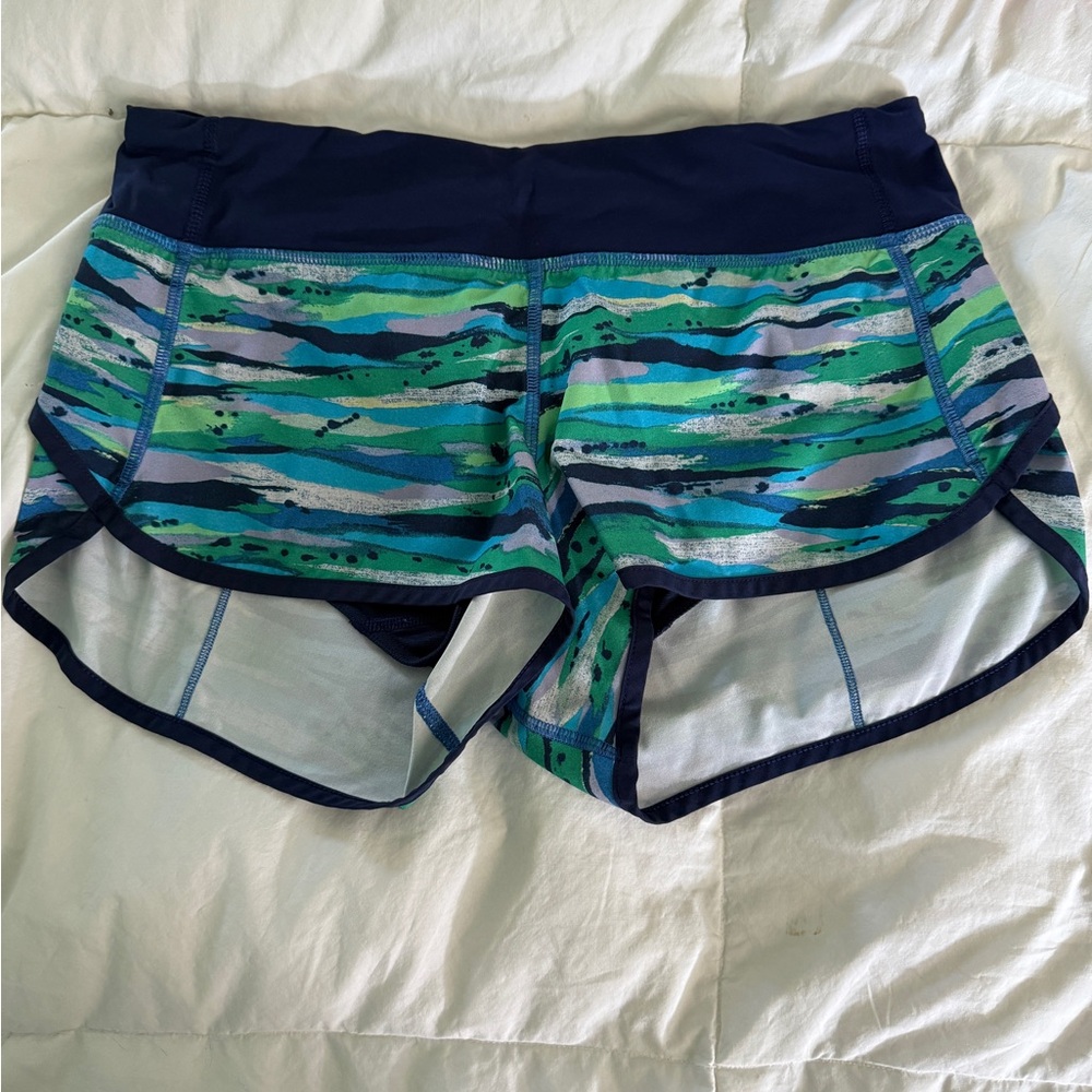 lululemon Seven Wonders Multi / Hero Blue Speed Shorts size 6